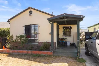 650 W 107th Street, Los Angeles, CA 90044 - Photo 2