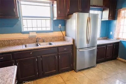 650 W 107th Street, Los Angeles, CA 90044 - Photo 6