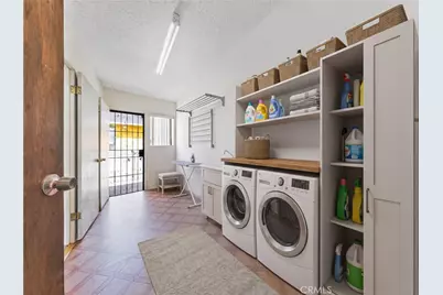 915 E 41st, Los Angeles, CA 90011 - Photo 46