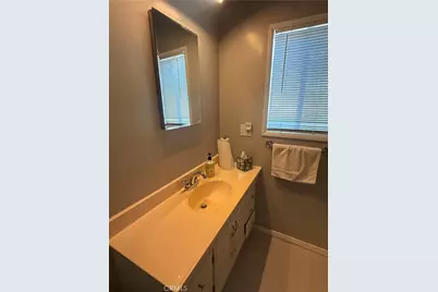 12822 Glynn Avenue, Downey, CA 90242 - Photo 10