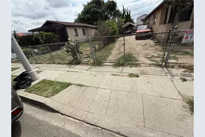 10732 Weignad, Los Angeles, CA 90059 - Photo 2