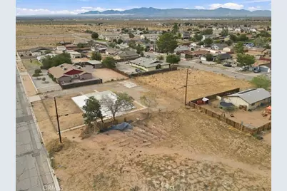 18262 Cherimoya, Adelanto, CA 92301 - Photo 10