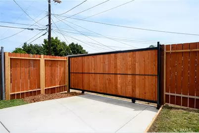 12126 Ainsworth St, Los Angeles, CA 90044 - Photo 26