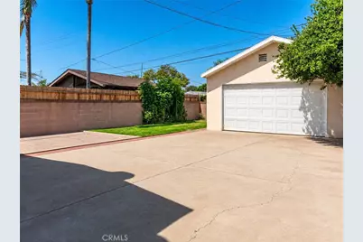 8437 San Vincente, South Gate, CA 90280 - Photo 24