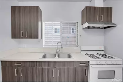 914 W 41st, Los Angeles, CA 90037 - Photo 8