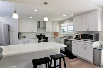 2616 E Maverick Avenue, Anaheim, CA 92806 - Photo 2