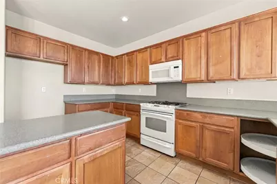 16788 Desert Lily, Victorville, CA 92394 - Photo 12