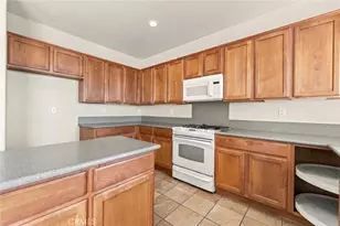 16788 Desert Lily, Victorville, CA 92394 - Photo 12