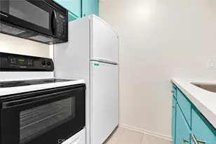 525 S Ardmore, Los Angeles, CA 90020 - Photo 2