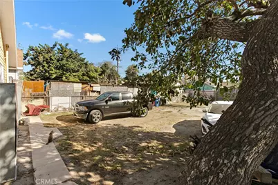 114 E Gage Avenue, Los Angeles, CA 90003 - Photo 10