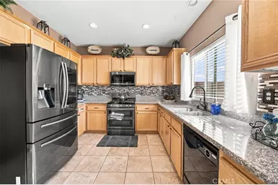 12574 Westway Lane, Victorville, CA 92392 - Photo 8