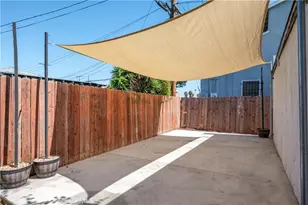 607 W 111th Pl, Los Angeles, CA 90044 - Photo 20