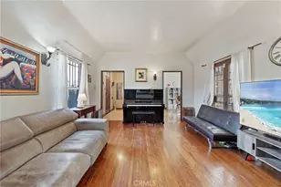 2020 S Gramercy, Los Angeles, CA 90018 - Photo 12