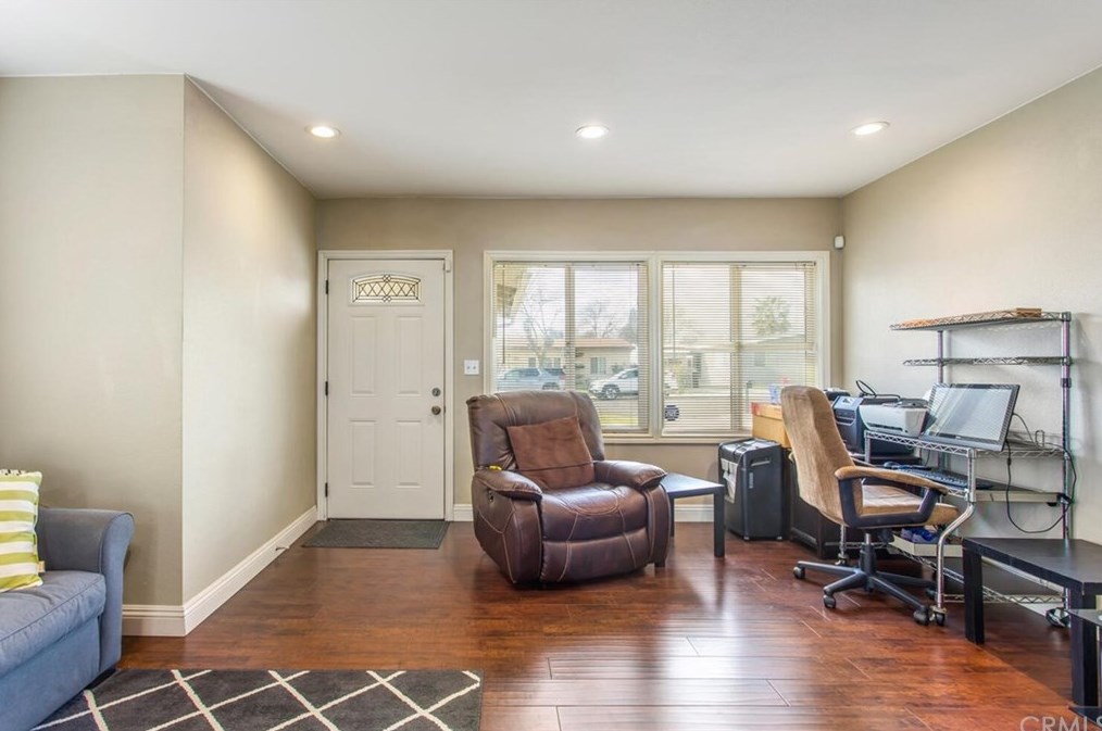 8651 Palo Verde Ave, Fontana, CA 92335-3940