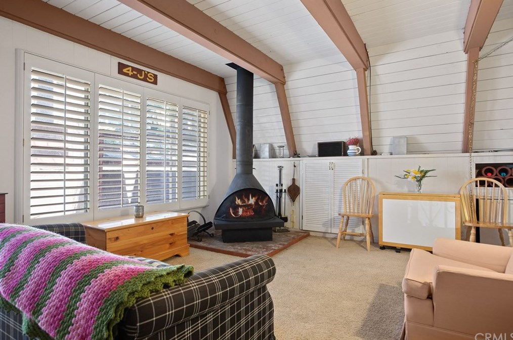 2437 Secret Dr, Running Springs, CA