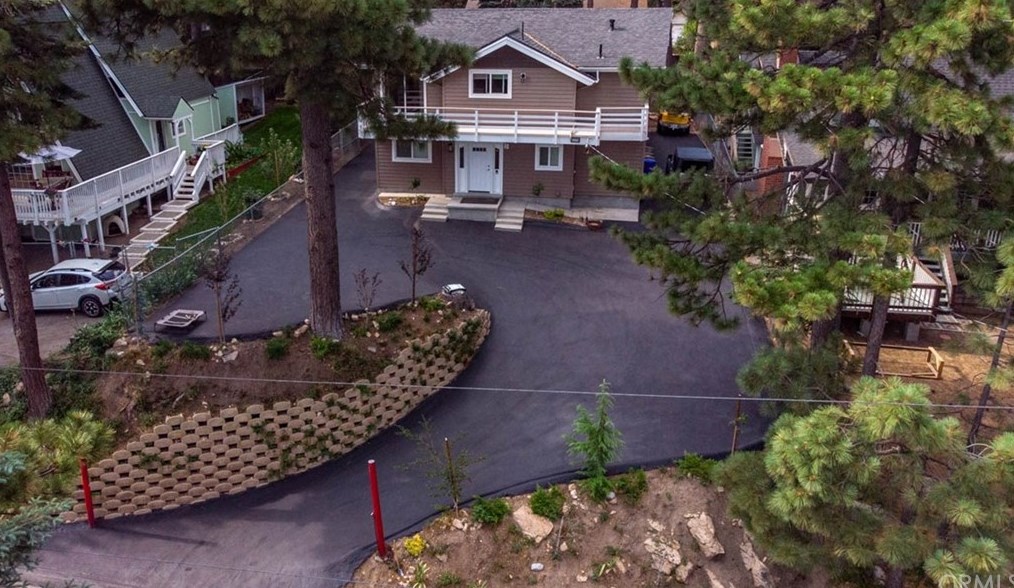 31478 Circle View Dr, Running Springs, CA 92382-7405
