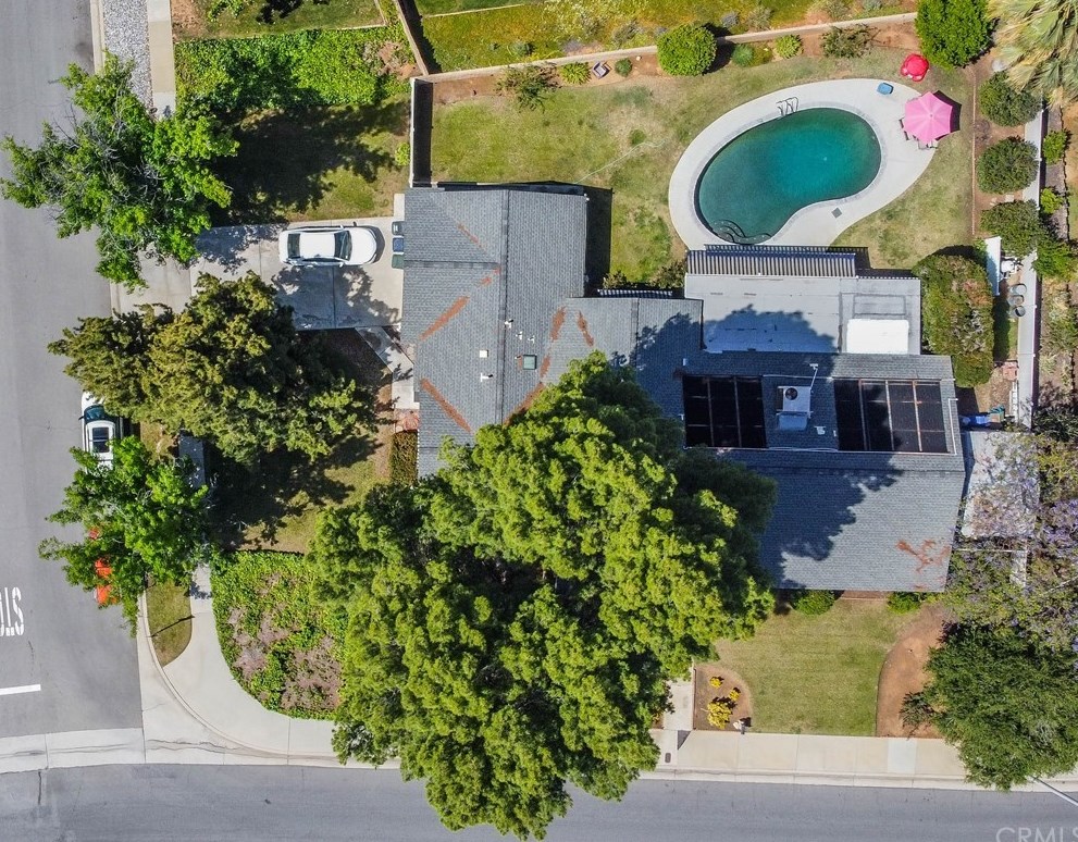 612 E Sunset Dr, Redlands, CA 92373