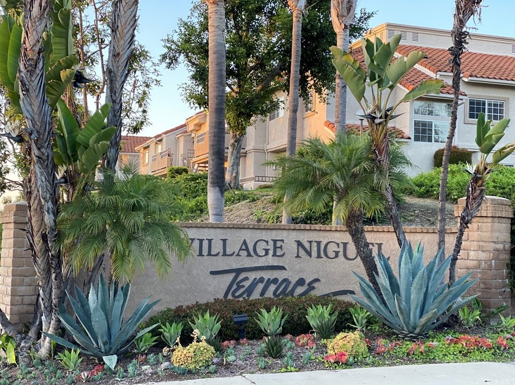 27286 Ryan Dr, Laguna Beach CA  92677-3589 exterior