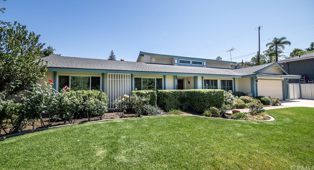 647 Fairway Dr, Redlands, CA 92373