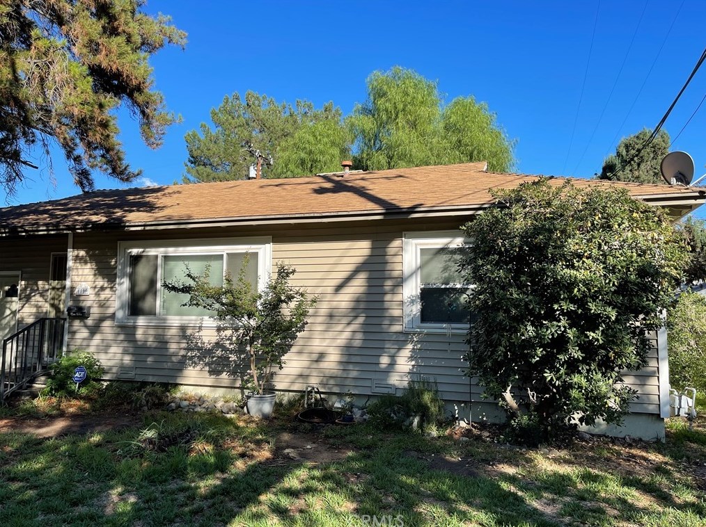 1809 Parkside Dr, San Bernardino, CA 92404