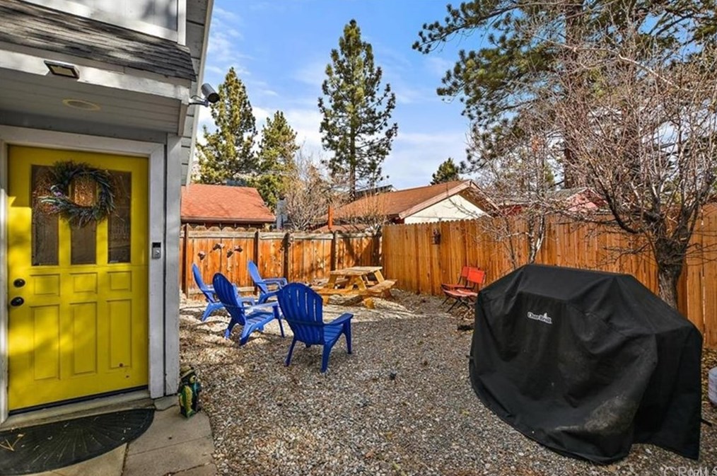 513 E Meadow Ln, Big Bear City, CA 92314