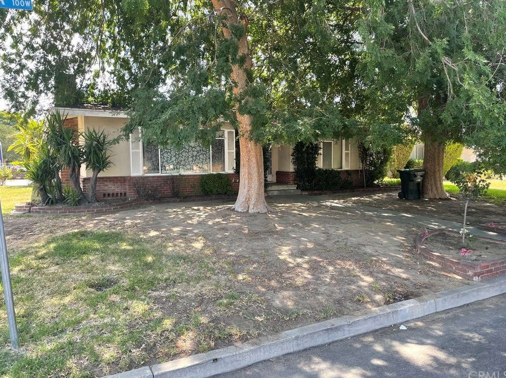 119 W Ramona Dr, Rialto, CA 92376