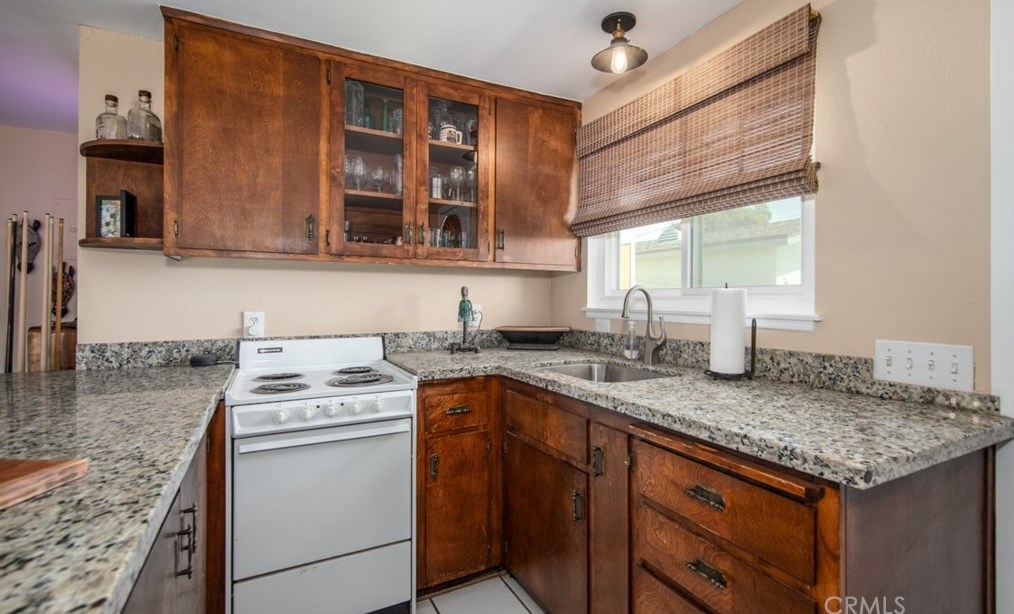 1084 4th St, Calimesa, CA 92320-1550