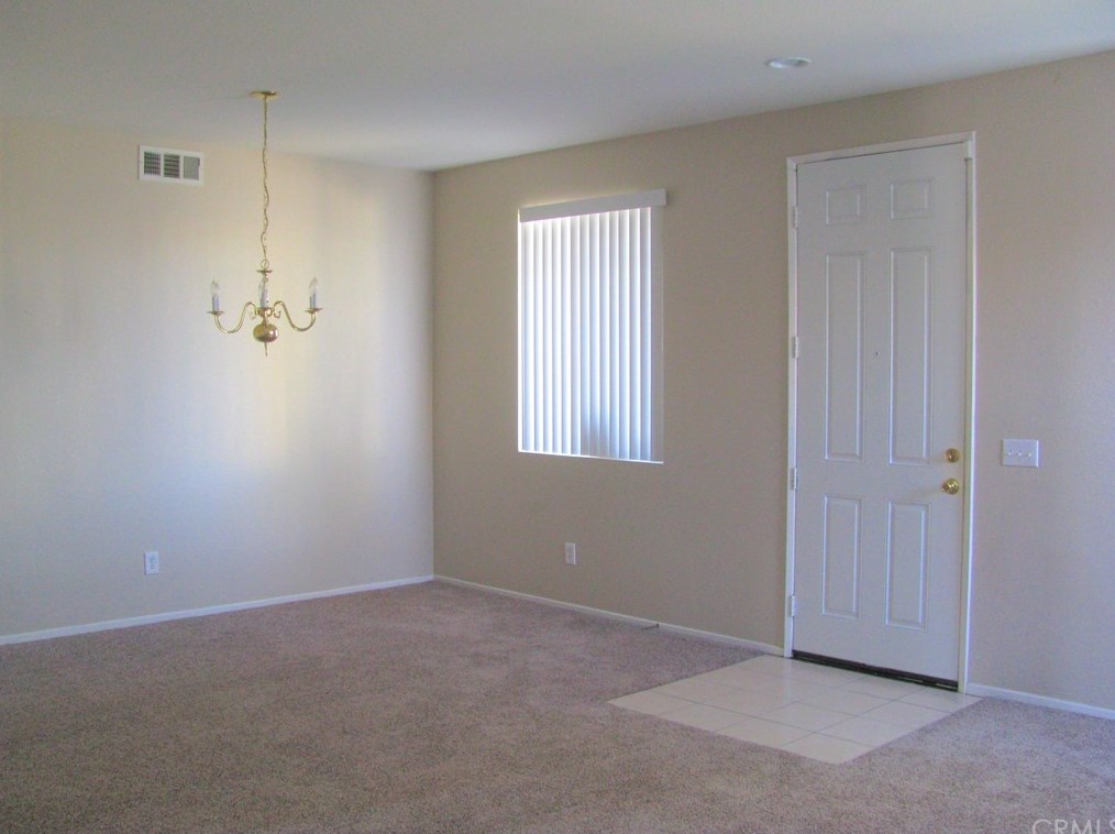 12988 Dos Palmas Rd, Victorville, CA 92392