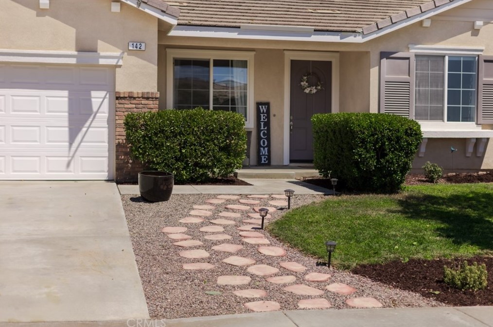 142 Coyote Ct, Calimesa, CA 92320-2087