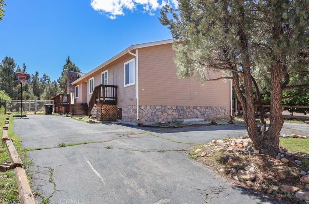 308 Zaca Rd, Big Bear City, CA 92314