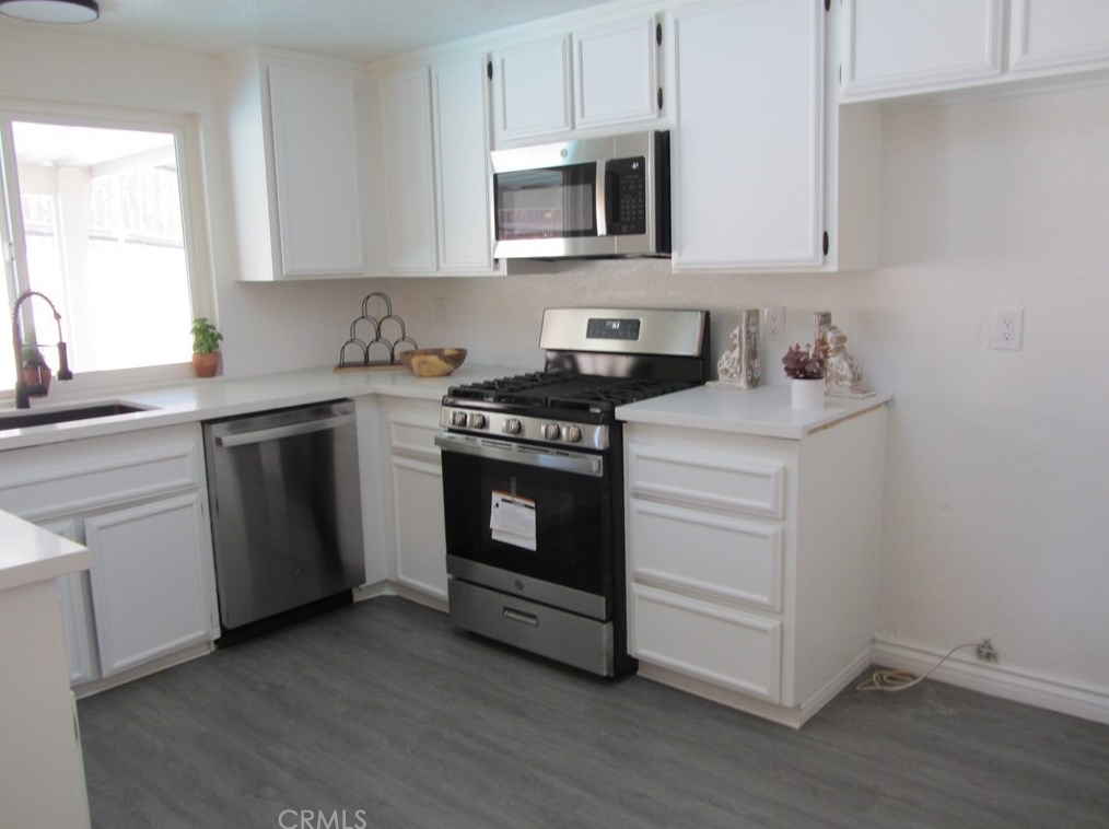 27686 19th Ct, Highland, CA 92346-2641
