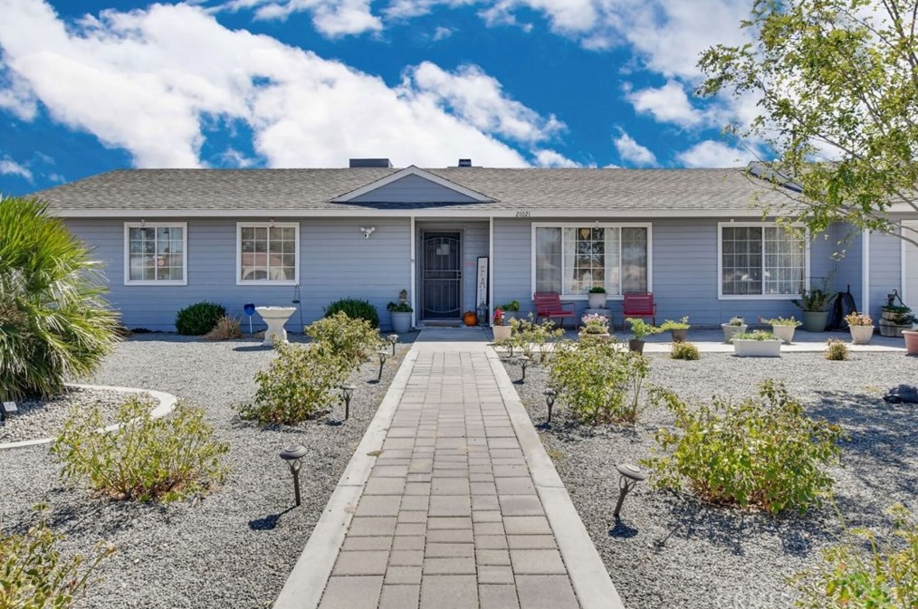 21021 Sioux Rd, Apple Valley, CA 92308-7066