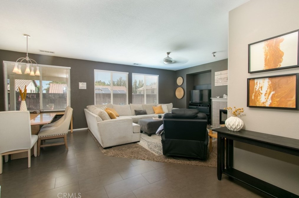 1262 Smoke Tree Ln, Beaumont, CA 92223-8422