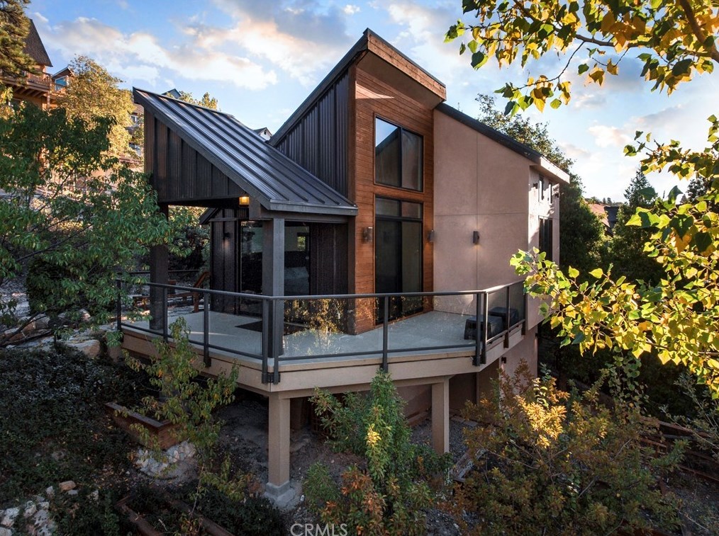 748 Brentwood Dr, Lake Arrowhead, CA 92352