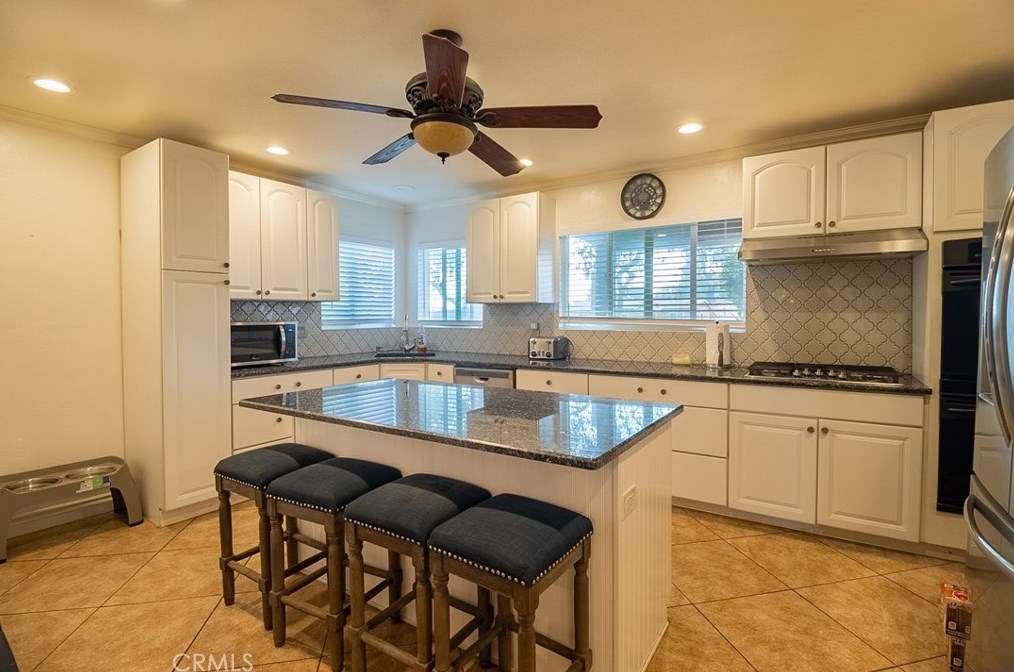 774 N Vallejo Way, Upland, CA 91786