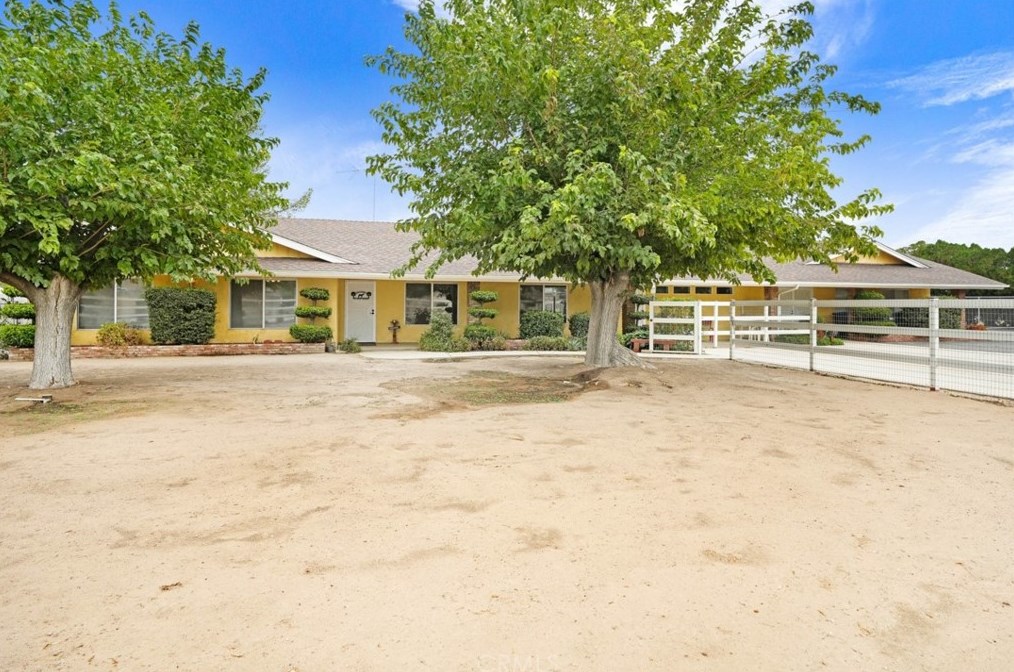 36320 Alamar Mesa Dr, Hemet, CA 92545-9255