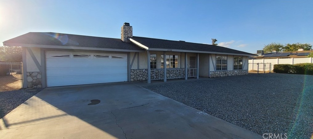 13998 Coachella Rd, Apple Valley, CA 92307-5933