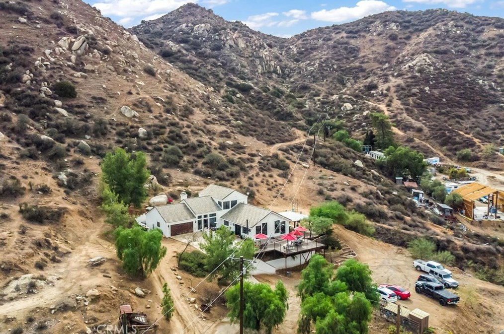 9160 Holly Ct, Colton, CA 92324