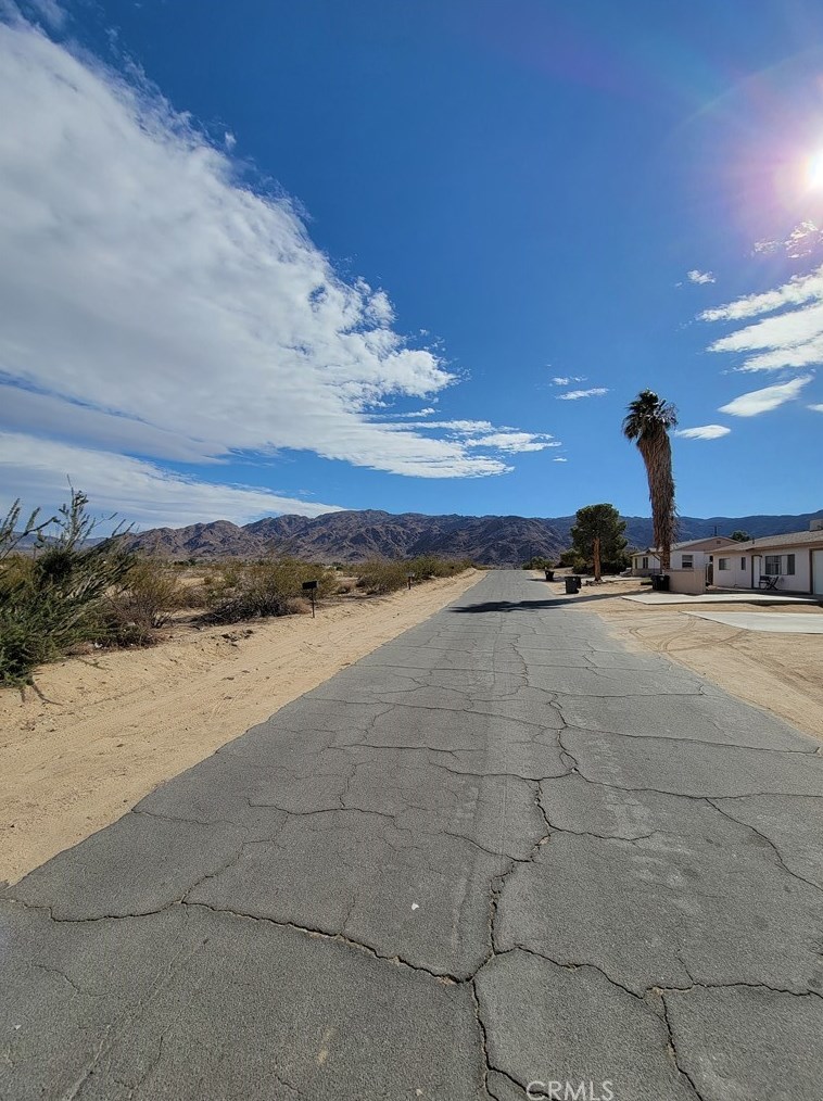 6222 Morongo Rd, Twntynine Plm, CA 92277