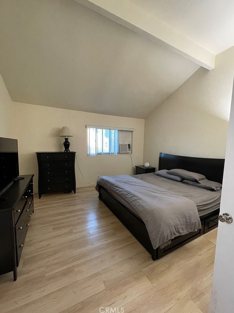 4822 5th St, Santa Ana, CA 92703-5105