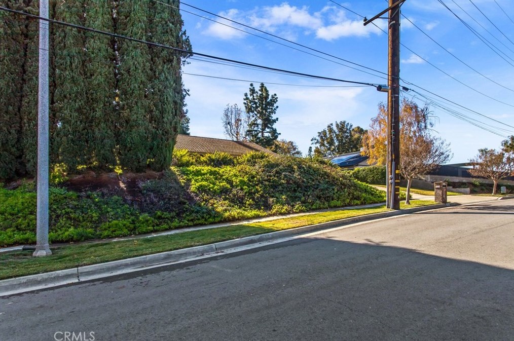 525 Pepper Way, Redlands, CA 92373