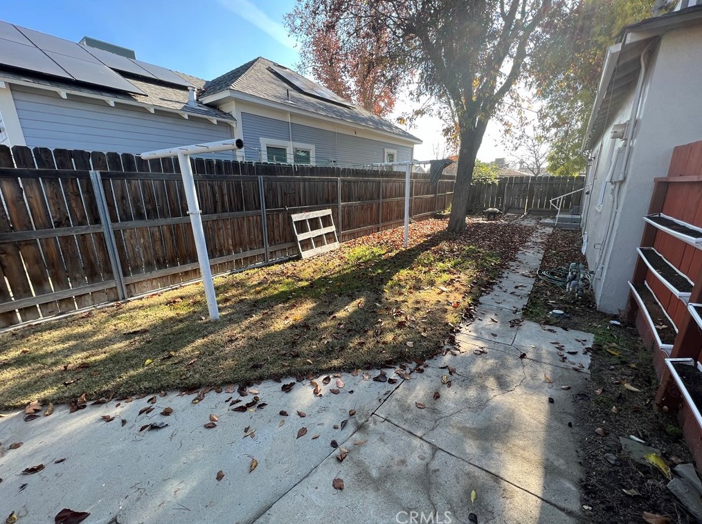 1401 Middleton St, Hanford CA  93230-2835 exterior