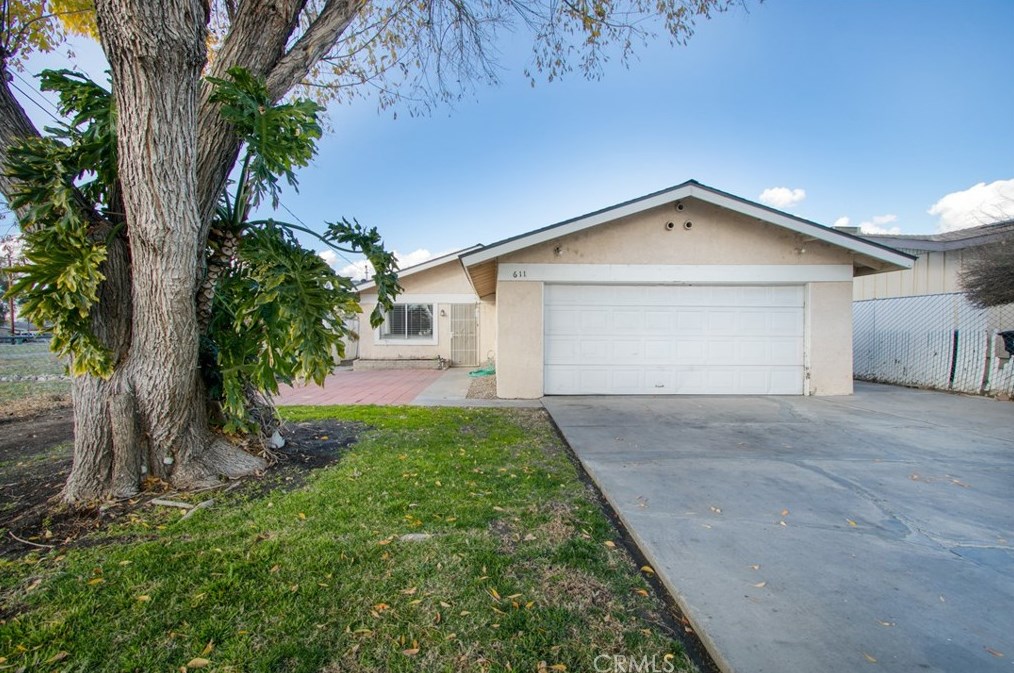 611 E Old 2nd St, San Jacinto, CA 92583