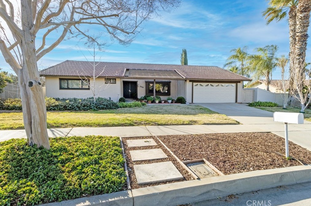 230 Kenwood Dr, Redlands, CA 92374