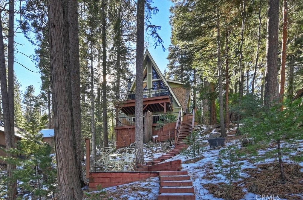 185 N Fairway Dr, Lake Arrowhead, CA 92352