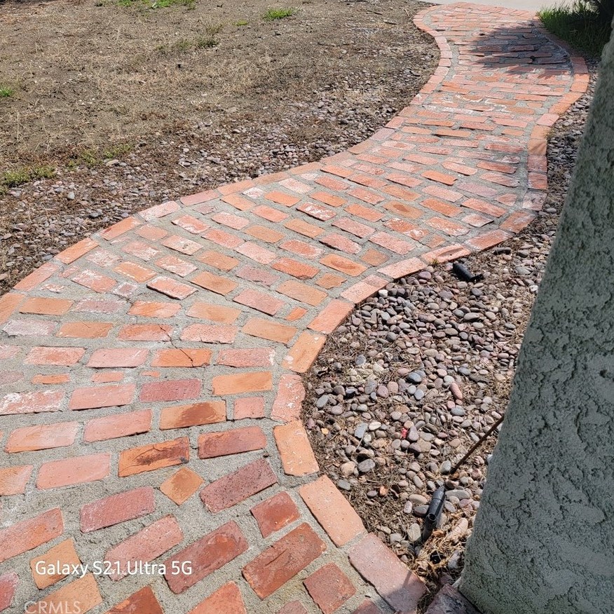 718 S Fillmore Ave, Rialto, CA 92376