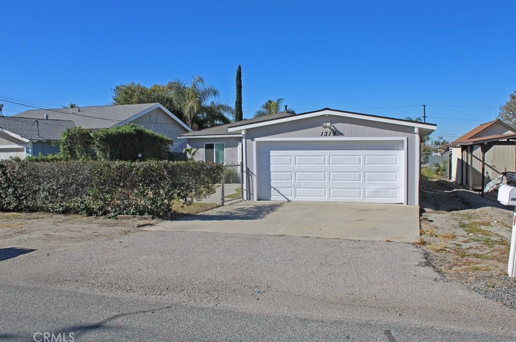 1319 Jasper Ave, Mountain Home Village, CA 92359