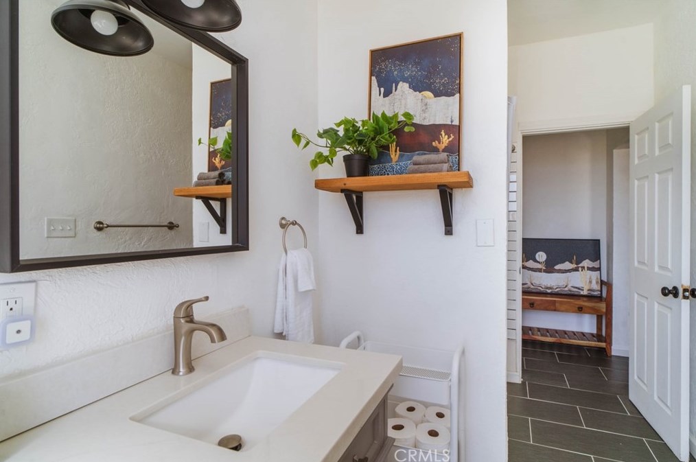 6462 Marvin Dr, Yucca Valley CA  92284-5732 exterior