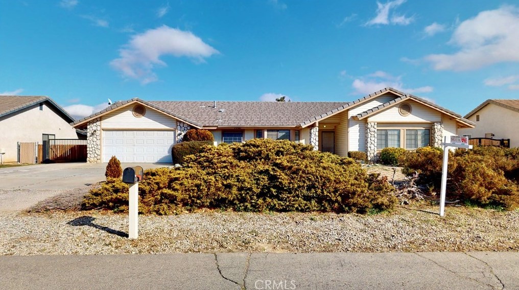 13561 Cuyamaca Rd, Apple Valley, CA 92308-6031