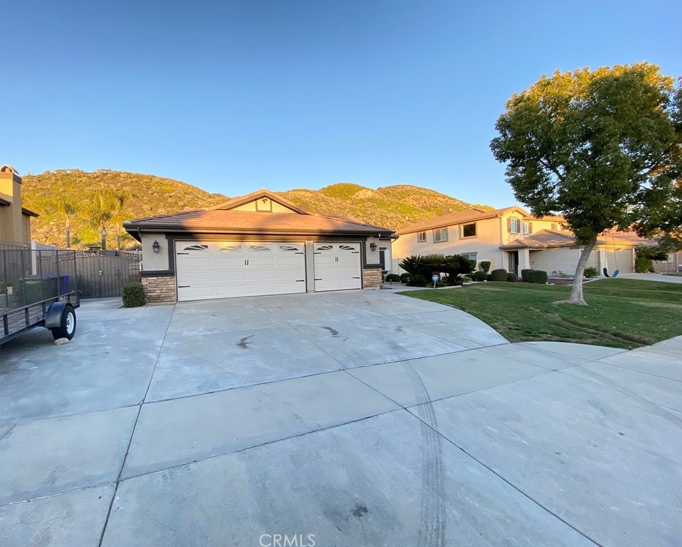 7817 La Cresta St, Highland, CA 92346-6367